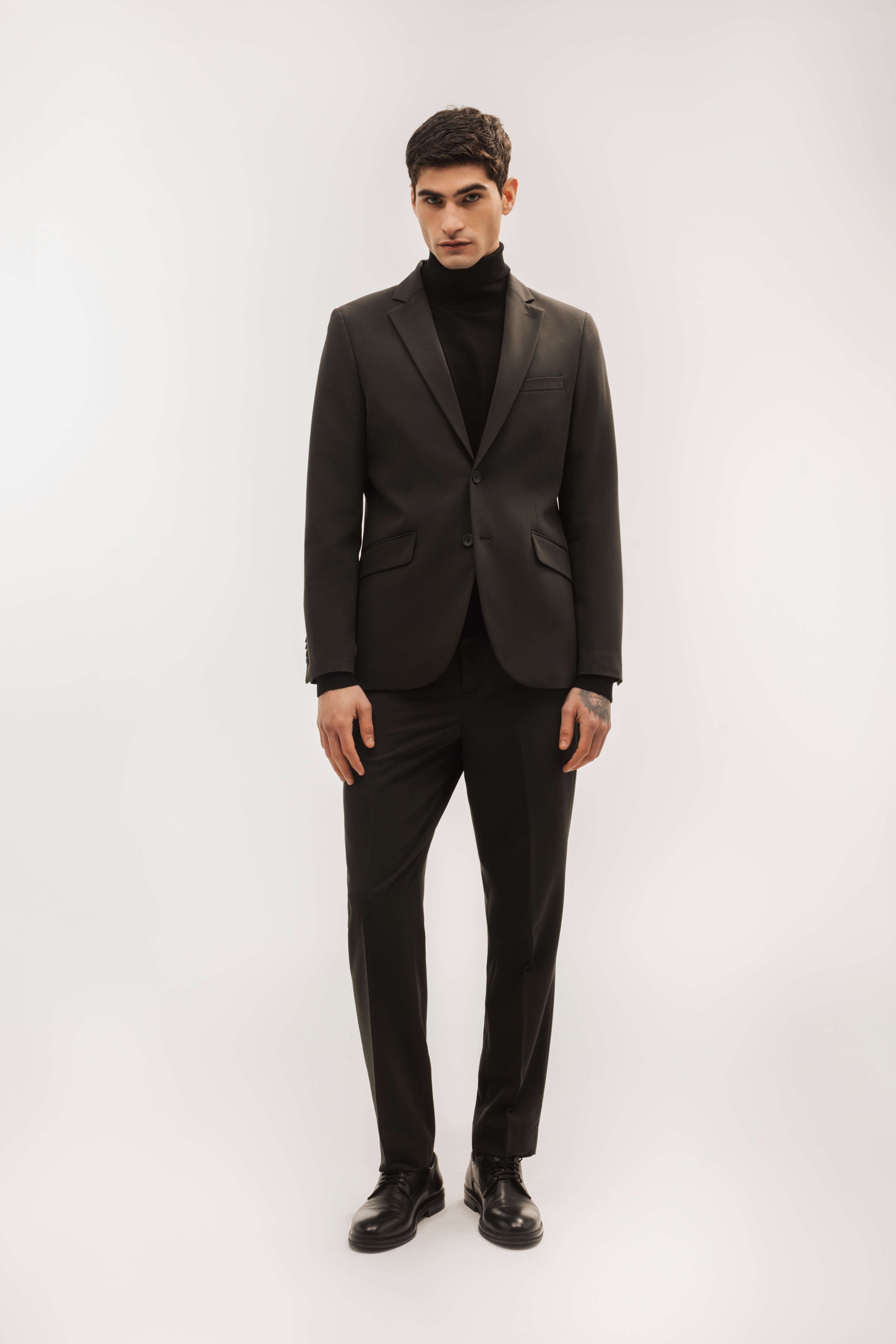 Pantalón traje slim fit liso