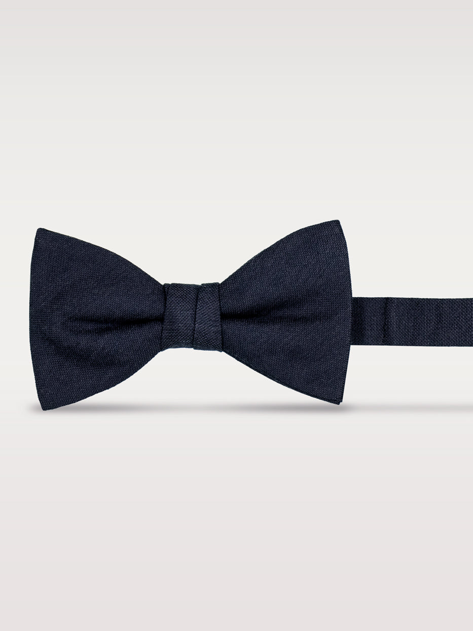 Plain silk bow tie