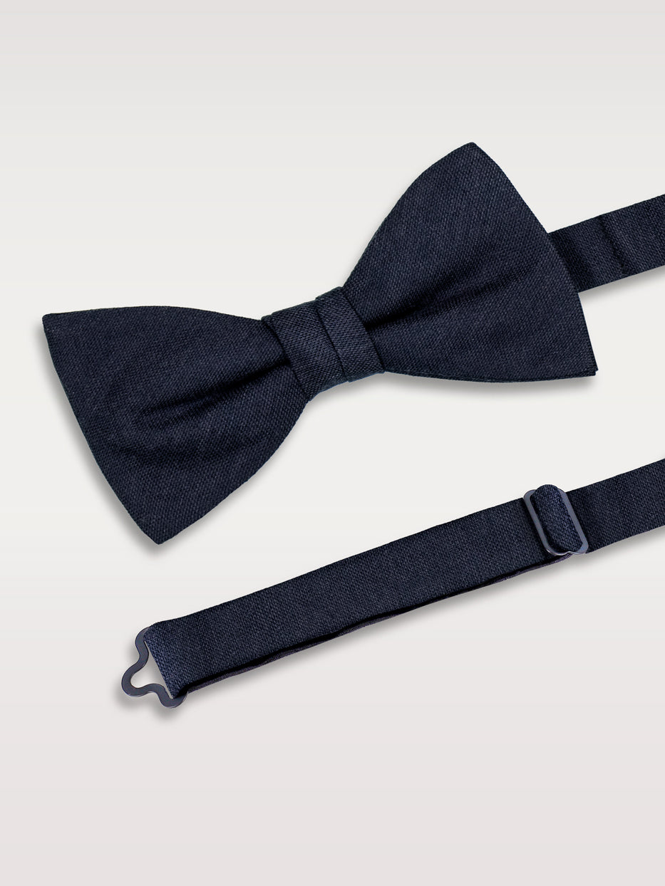 Plain silk bow tie