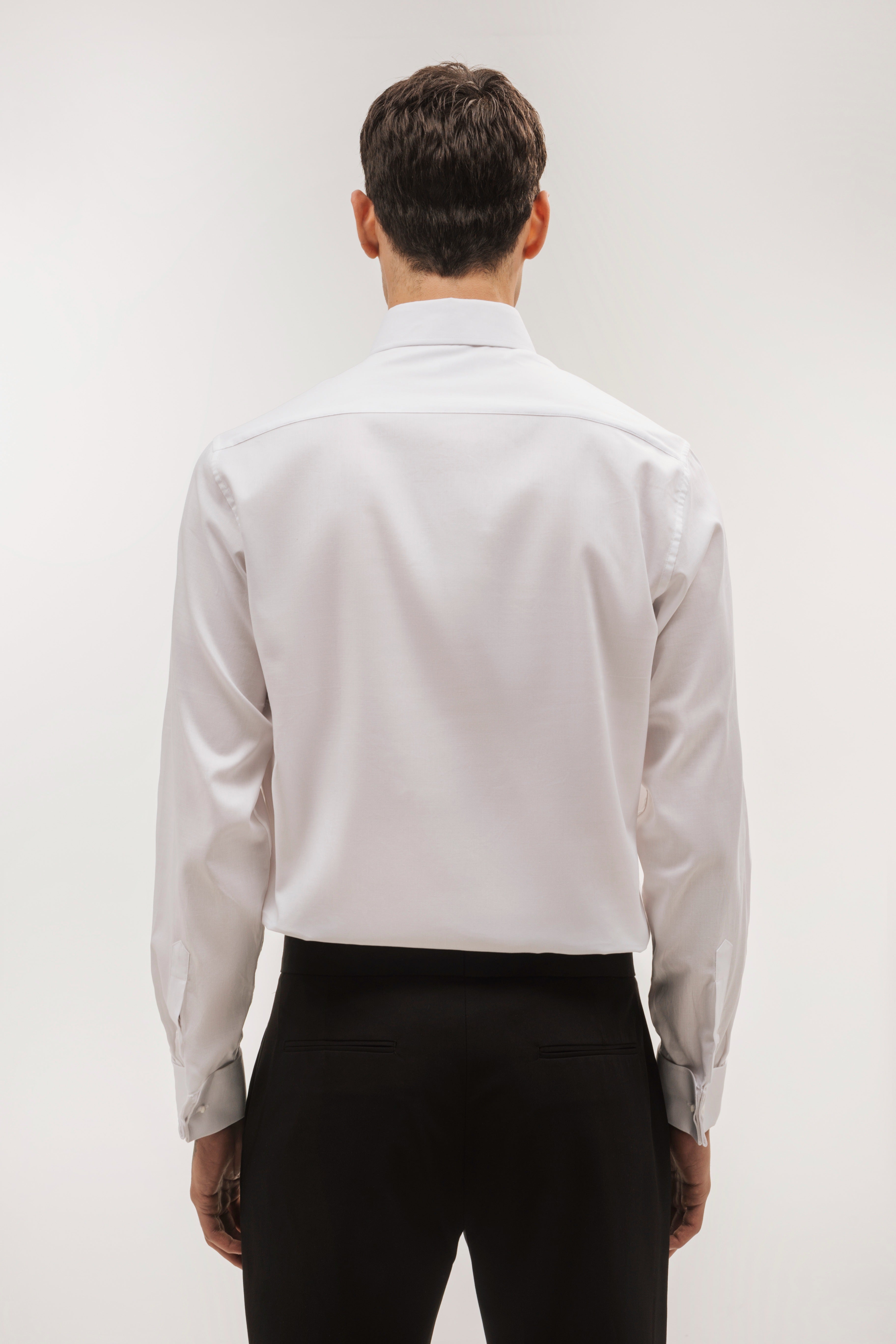 Slim fit shirt with hidden buttons
