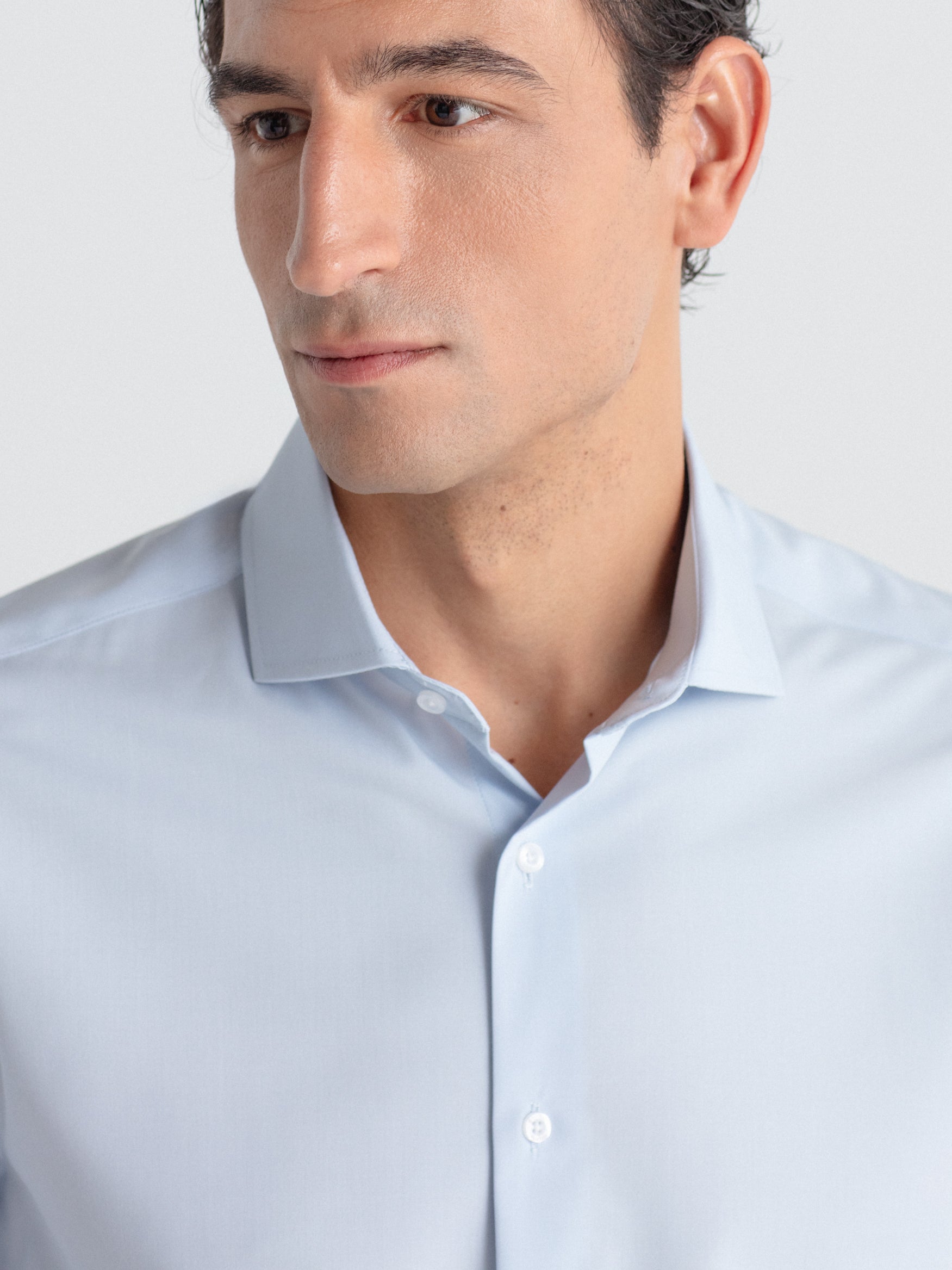 Slim fit water repellent dress shirt