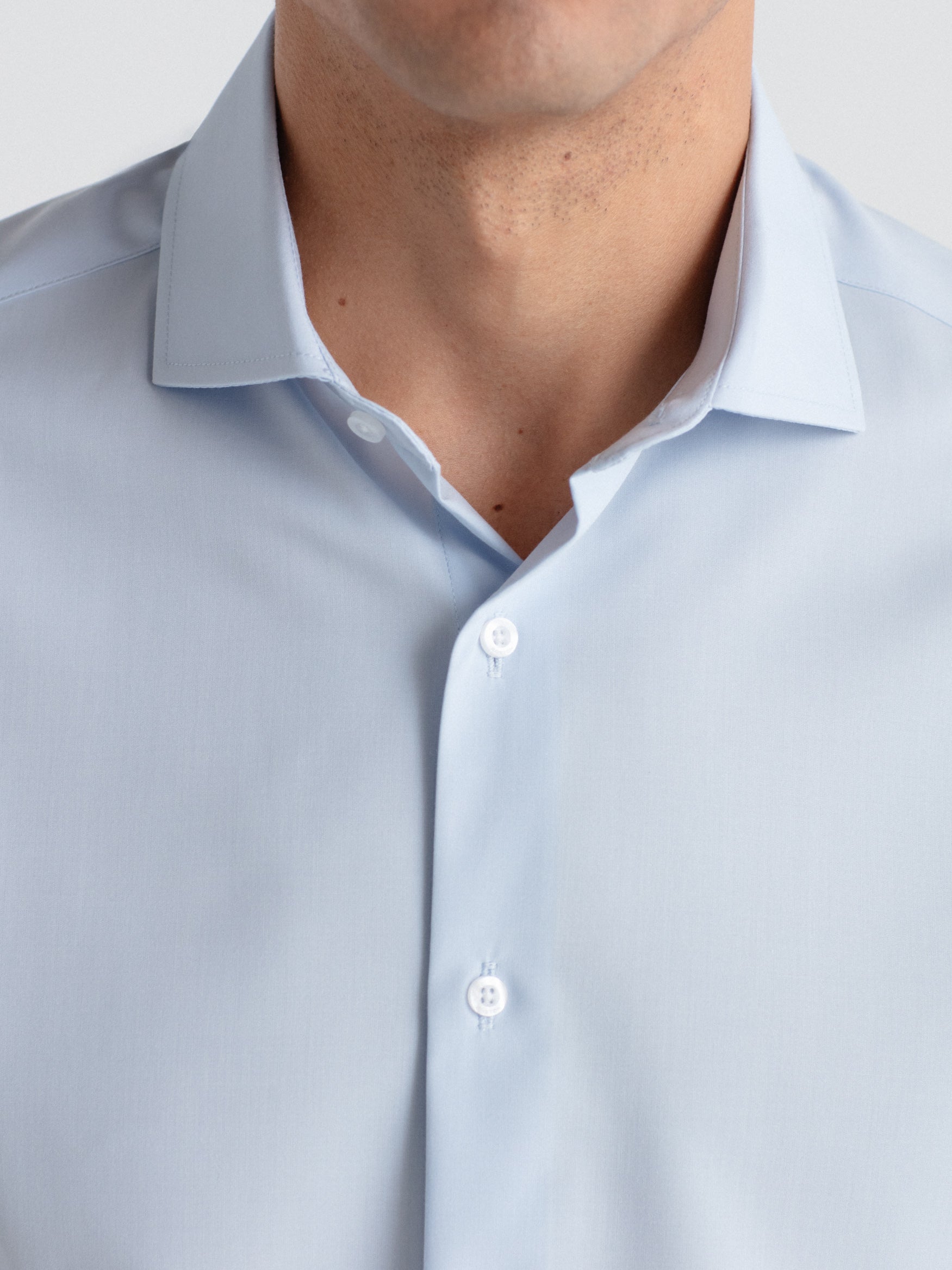 Slim fit water repellent dress shirt