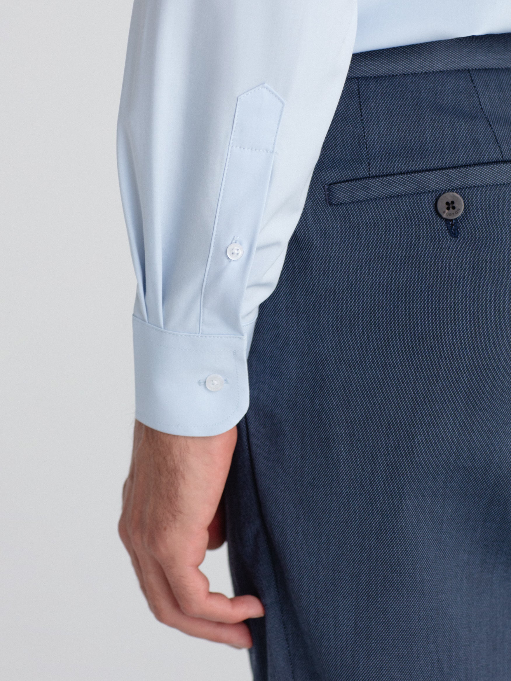 Slim fit water repellent dress shirt