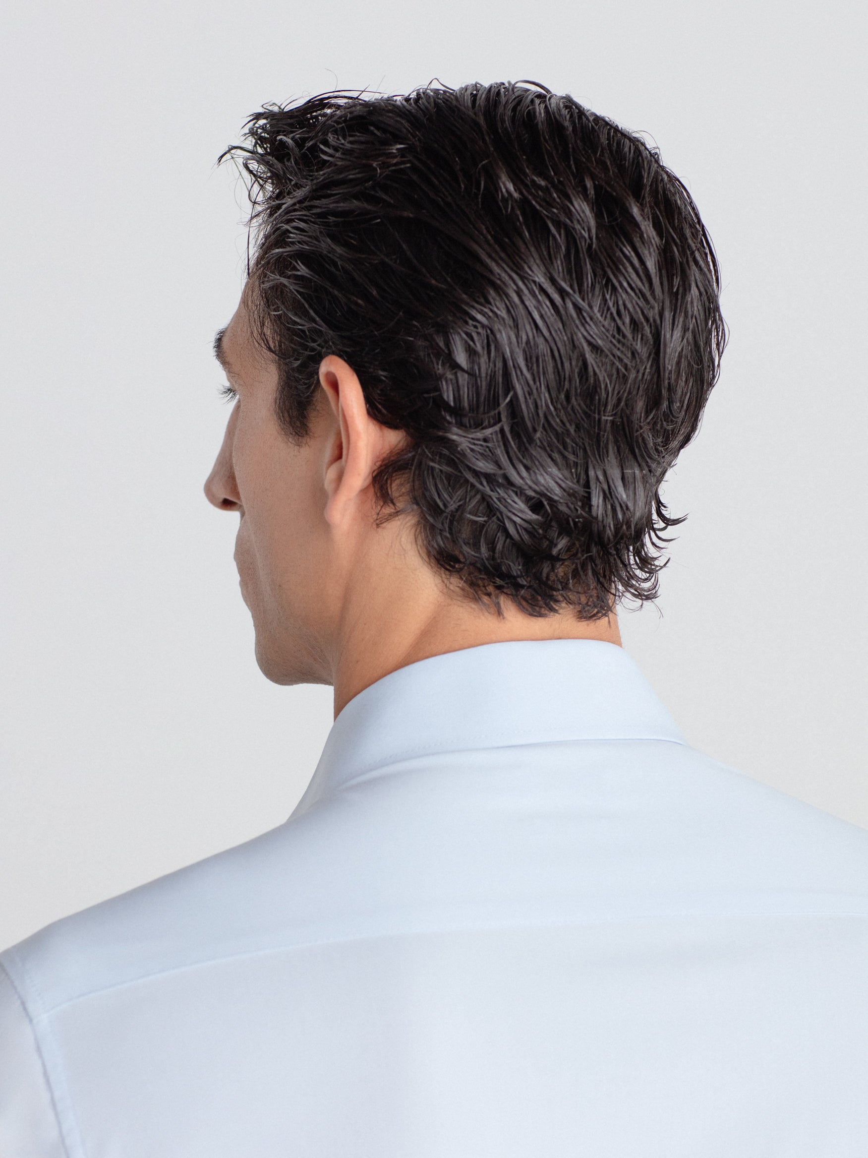 Slim fit water repellent dress shirt