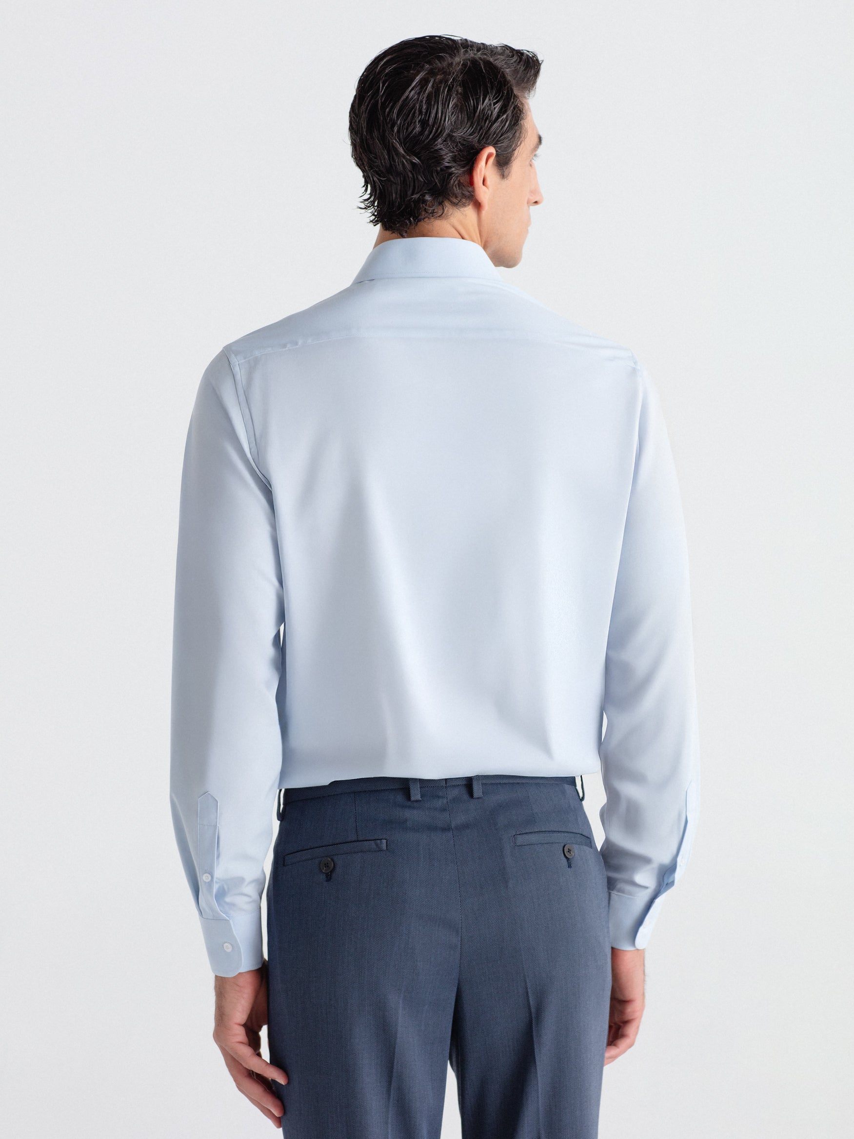Slim fit water repellent dress shirt