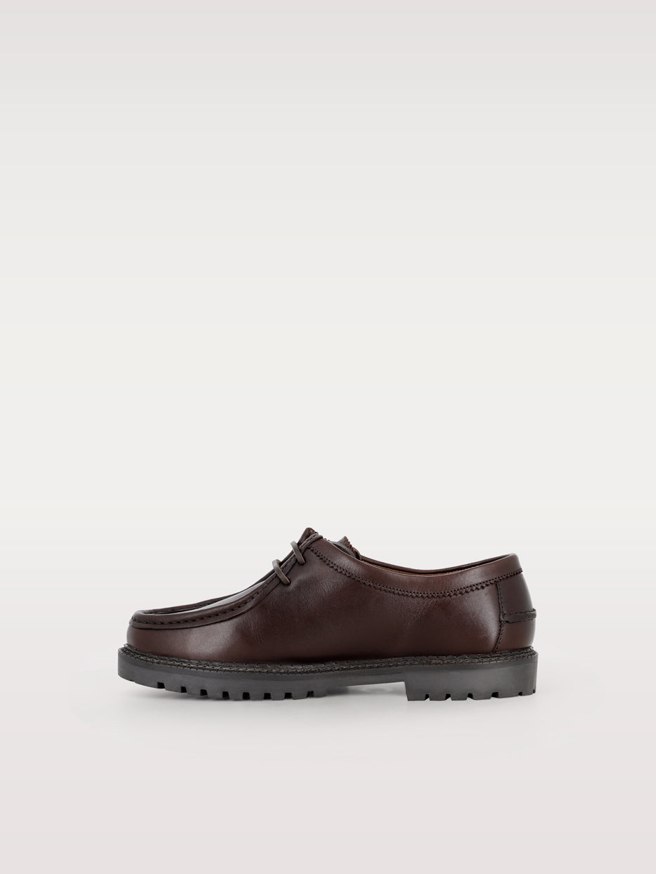 Wallabee leather shoe