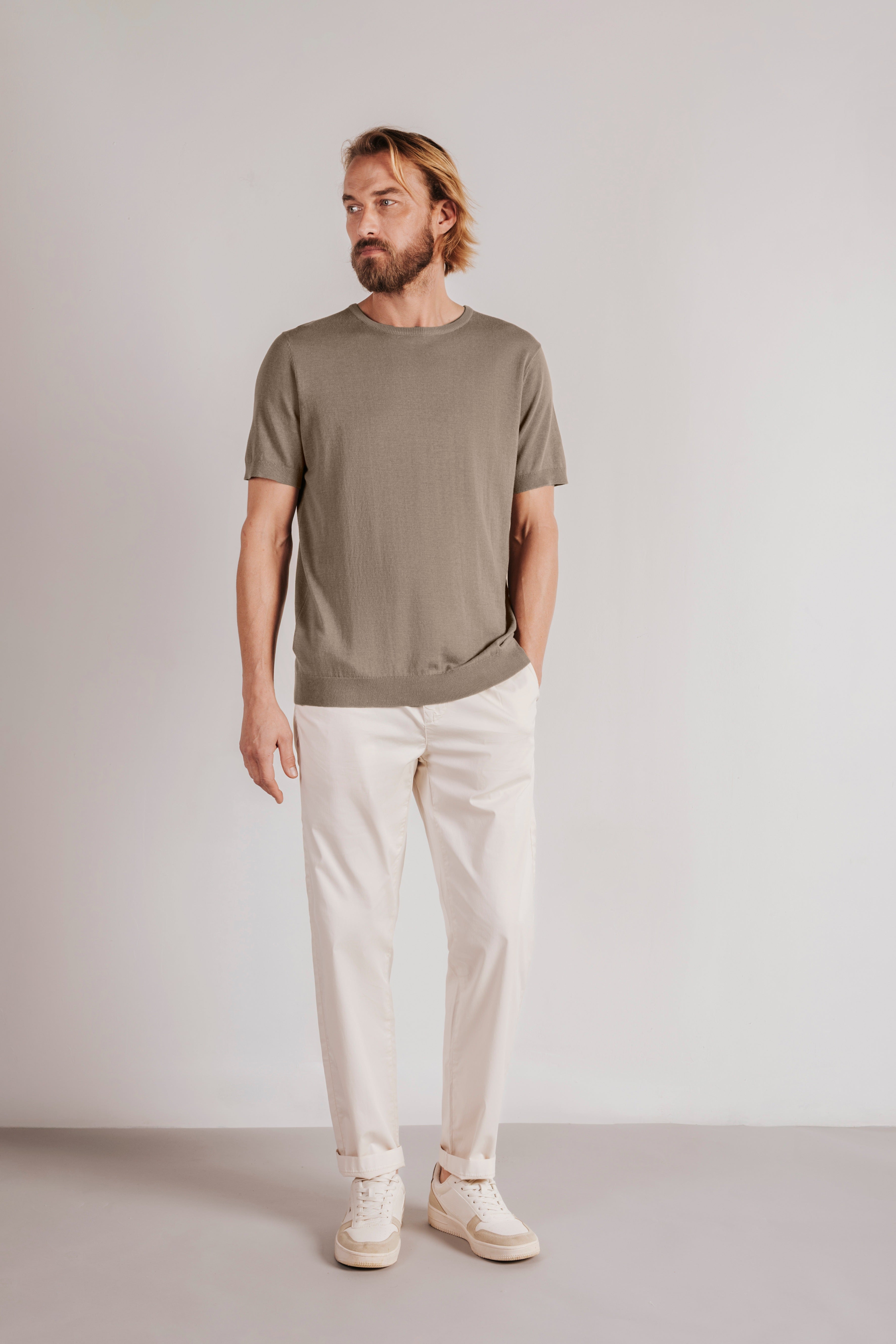 Short-sleeved knitted t-shirt