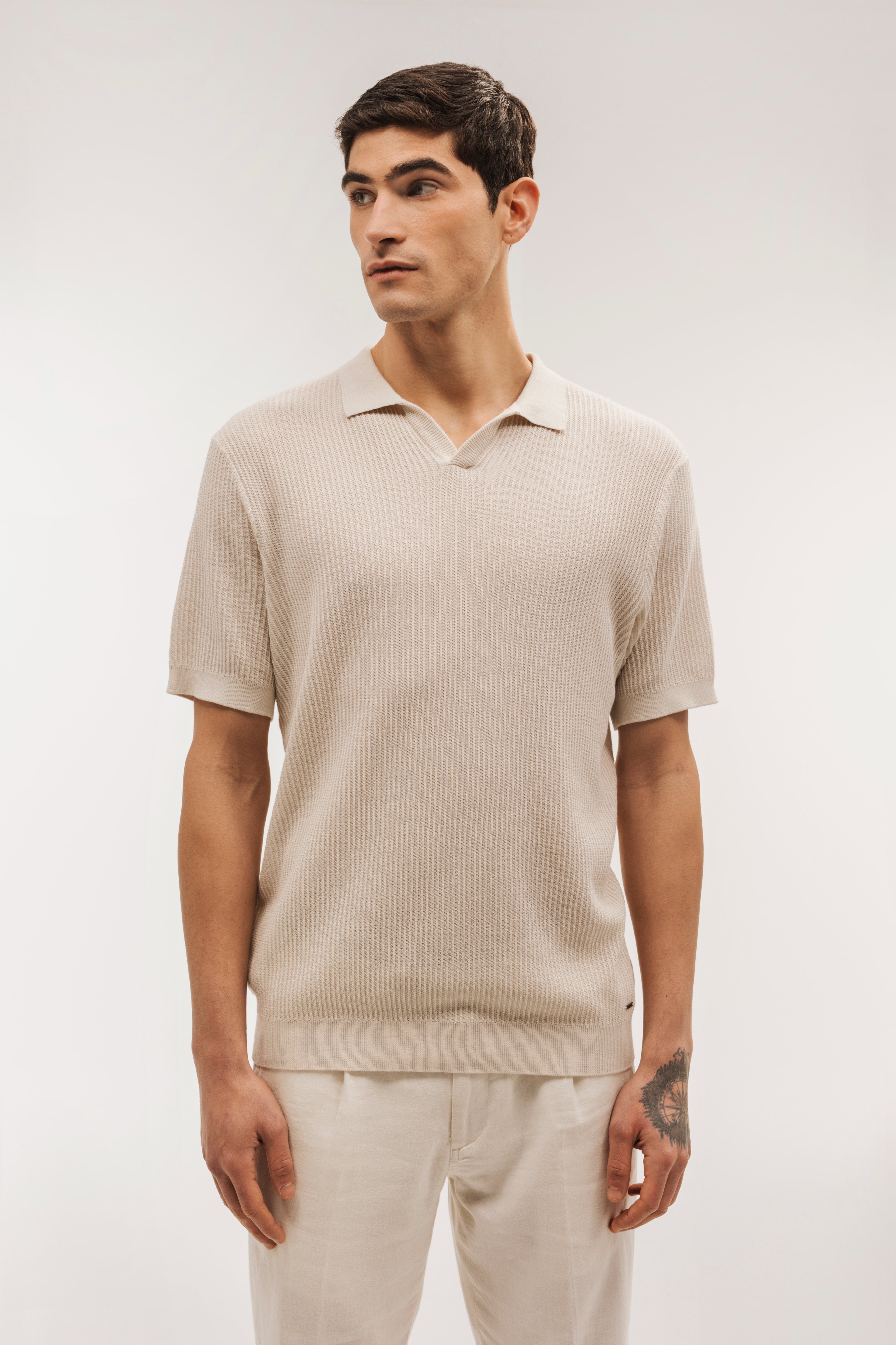 Polo shirt, short sleeves, structured knit fabric