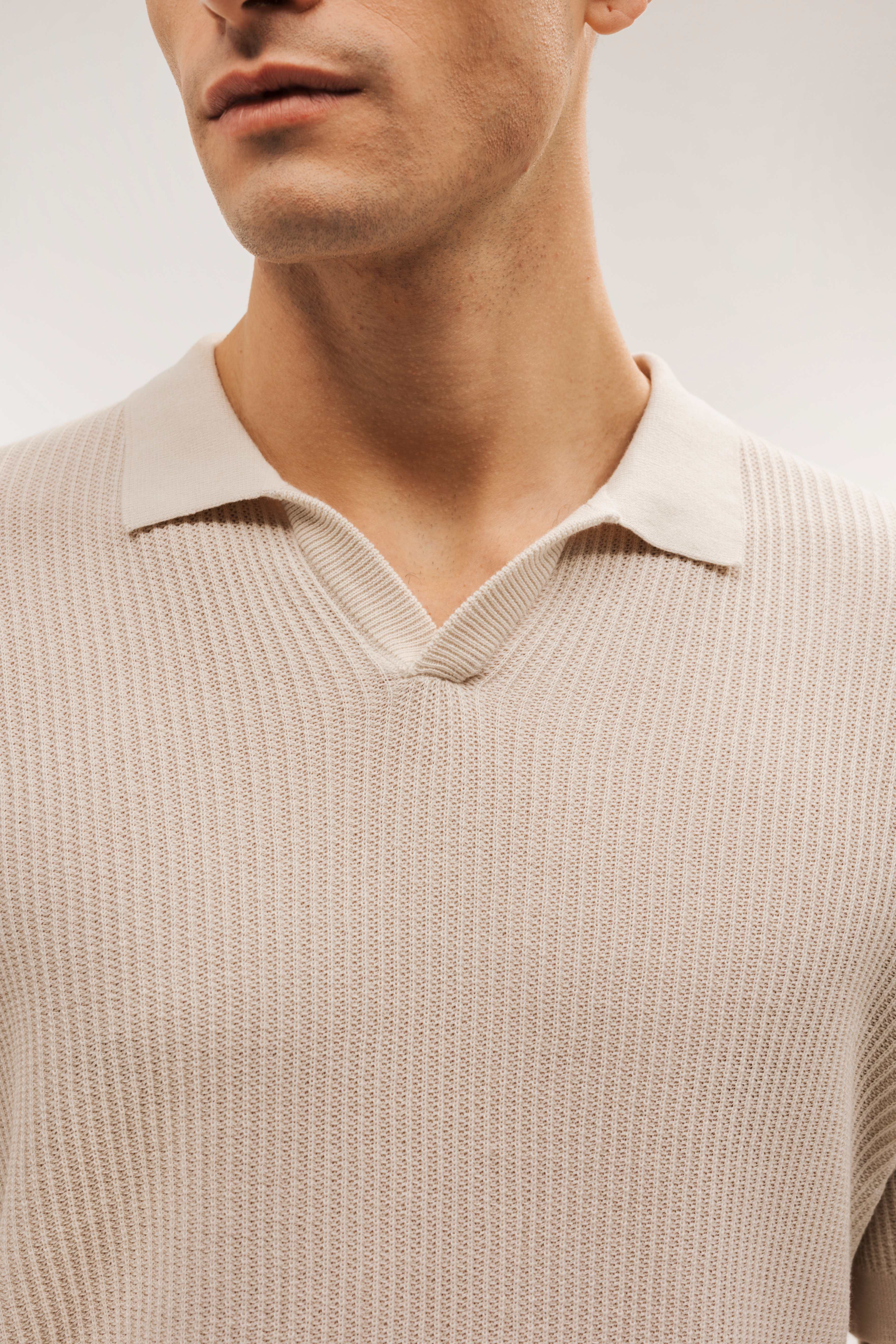 Polo shirt, short sleeves, structured knit fabric