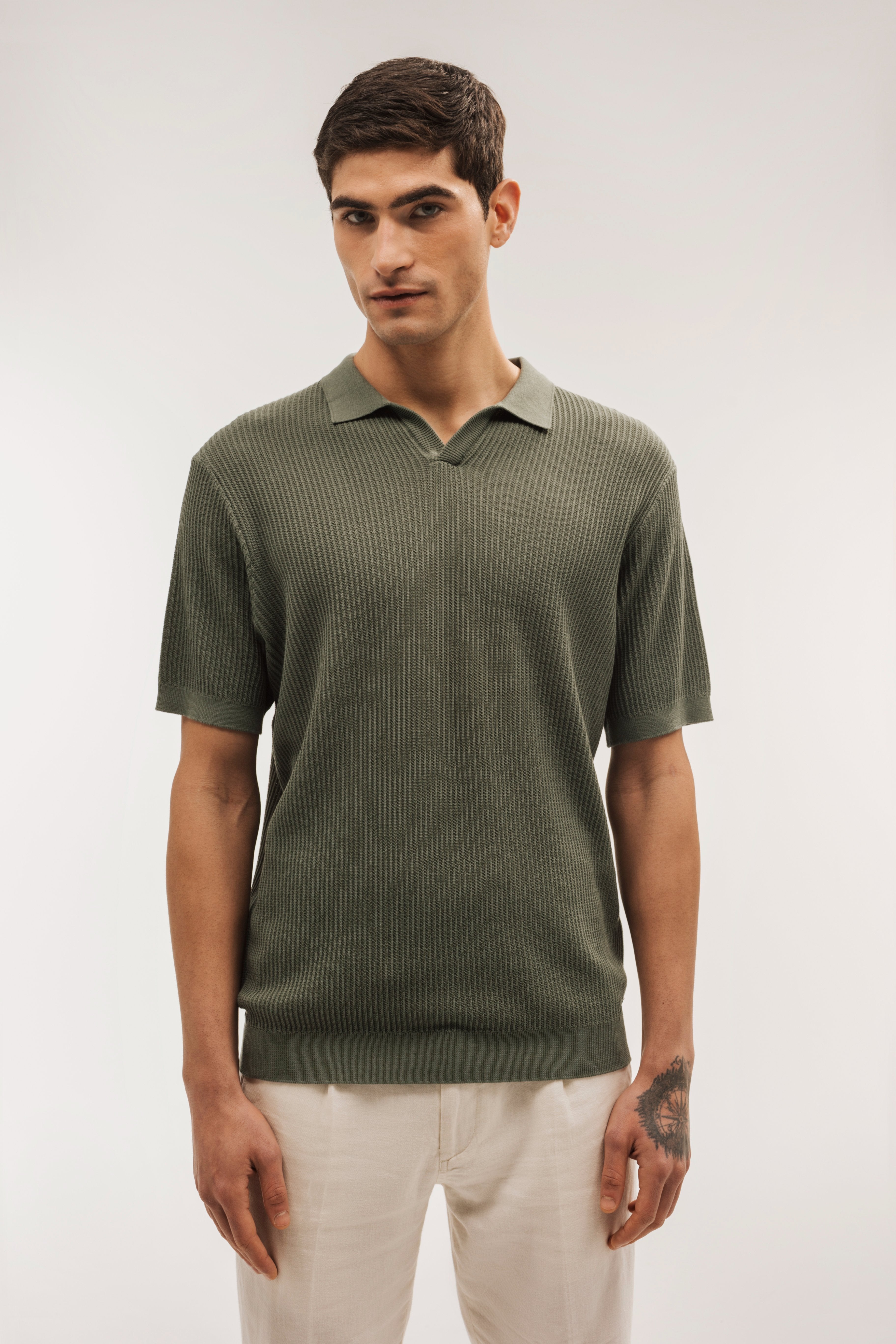Polo shirt, short sleeves, structured knit fabric