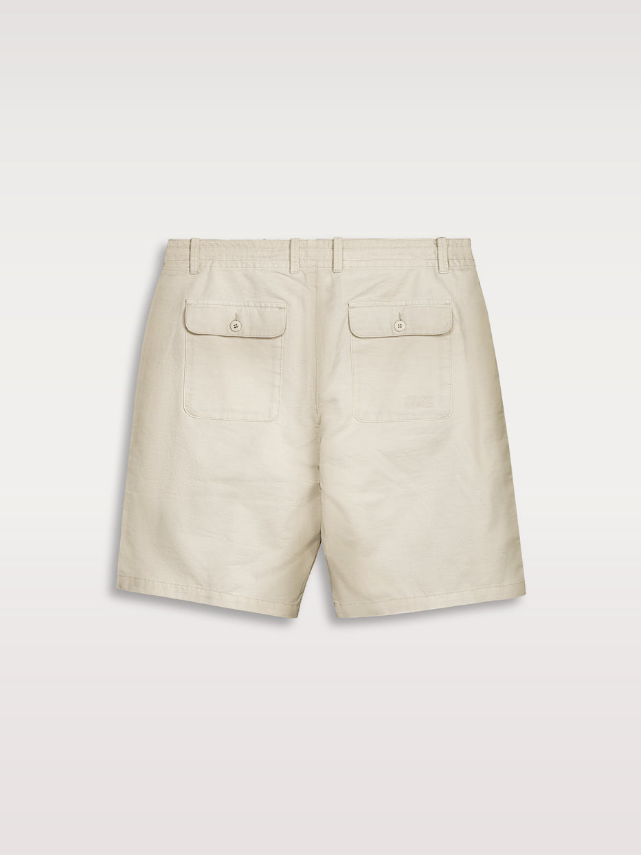 Bermuda casual detail