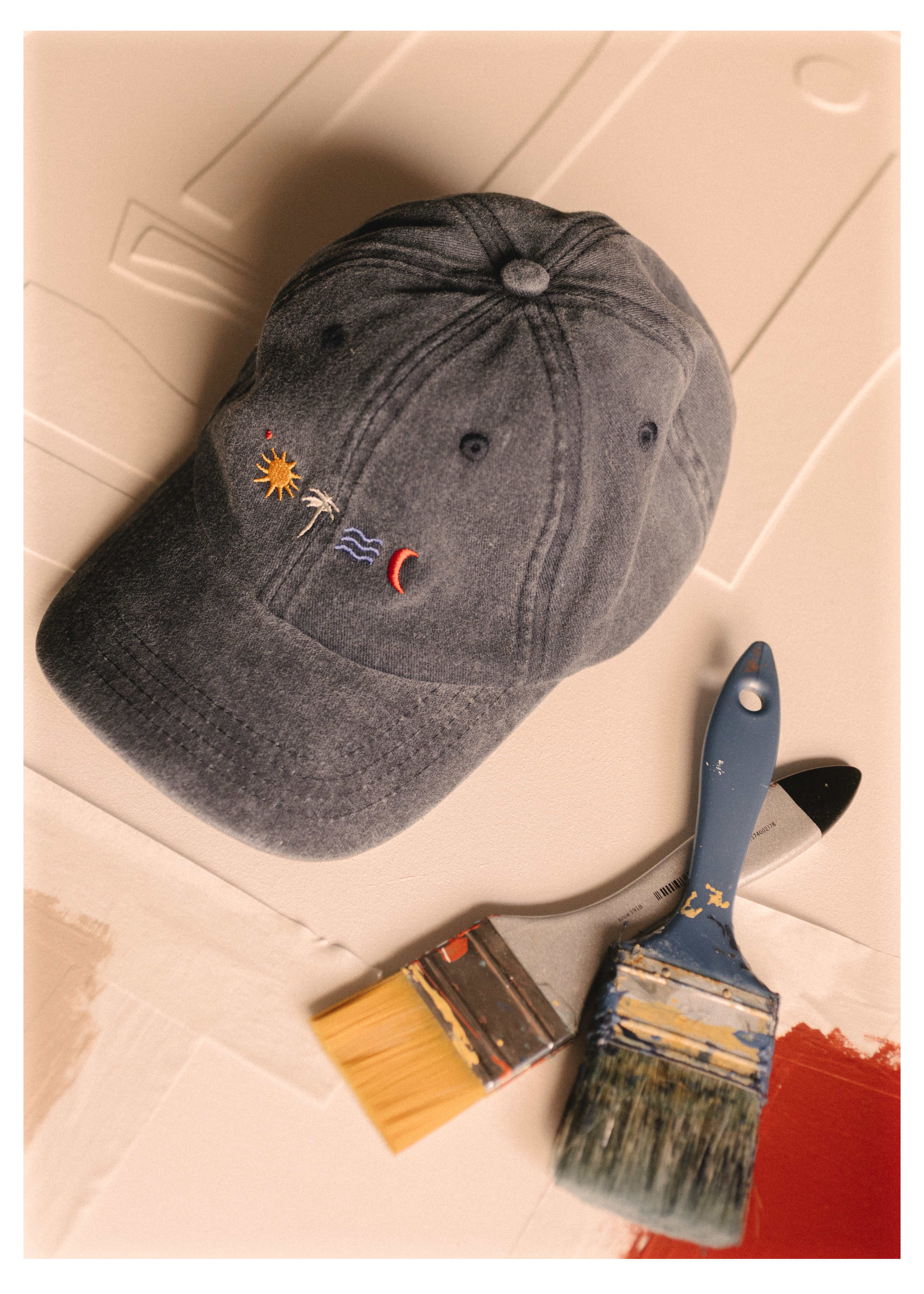 Washed cap with embroidery
