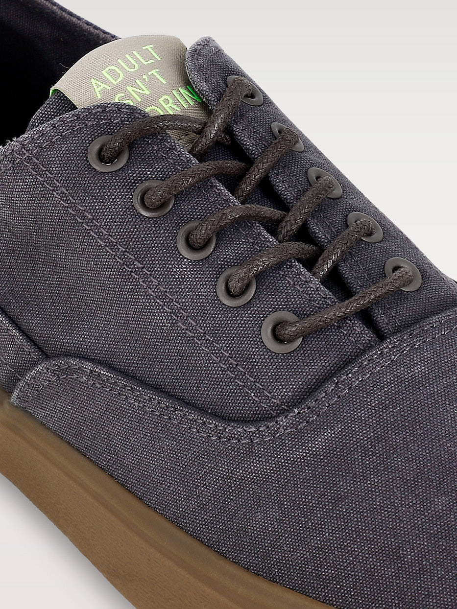 Canvas shoe
