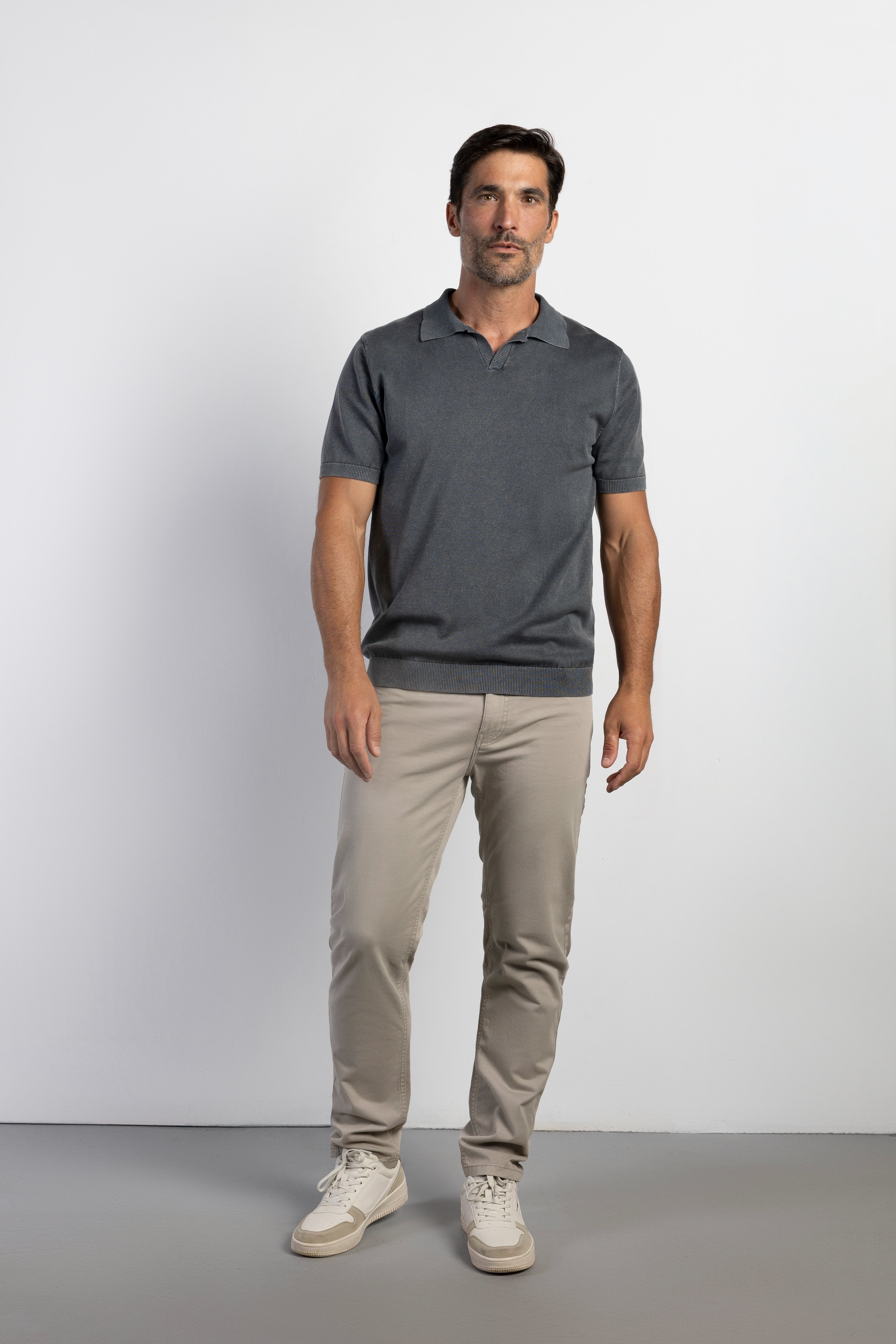 Pantalón slim fit sarga 5b