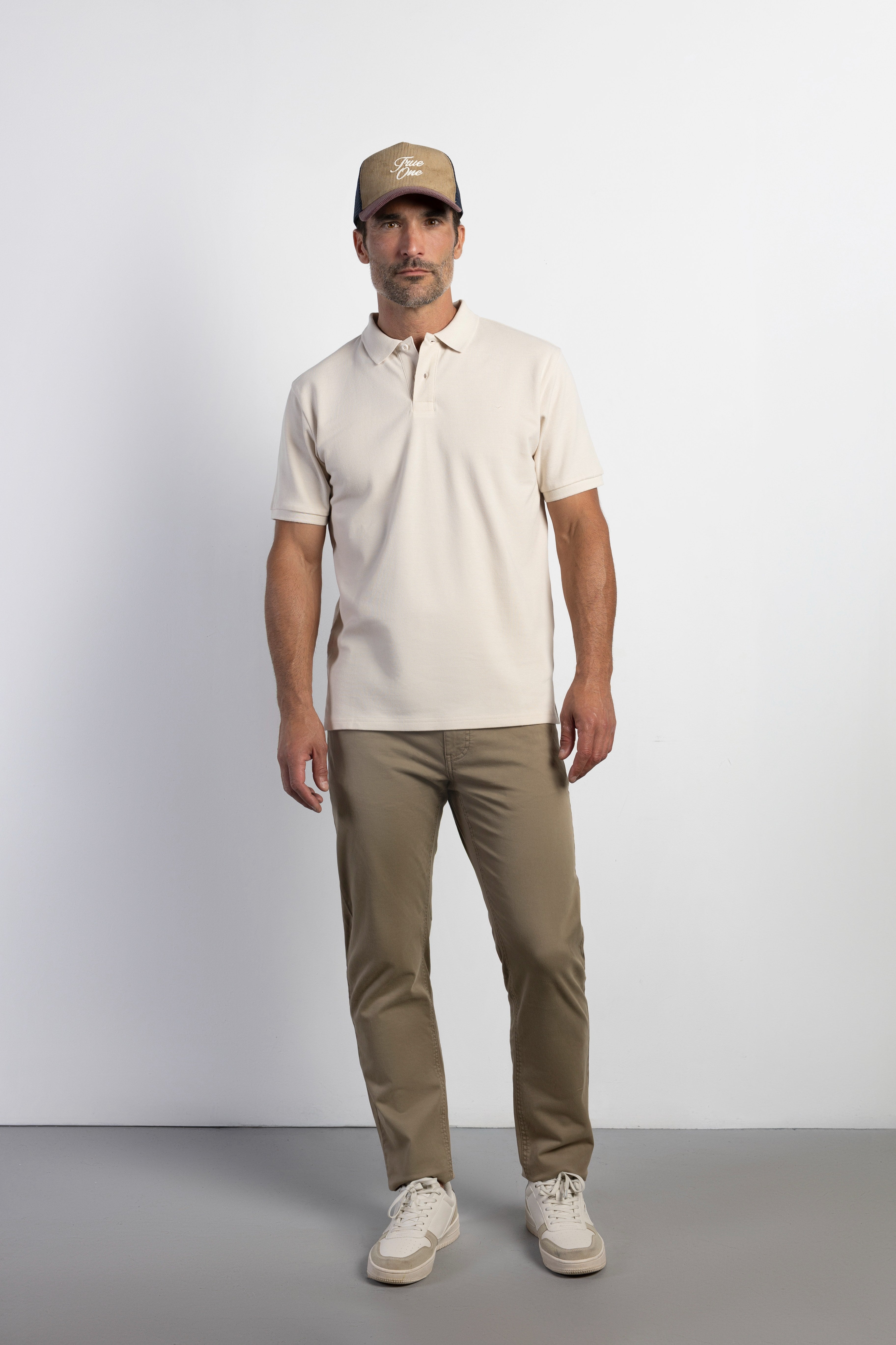 Pantalón slim fit sarga 5b