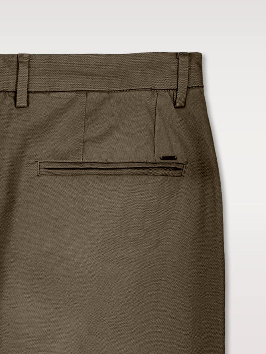 Pantalón chino slim fit esencial