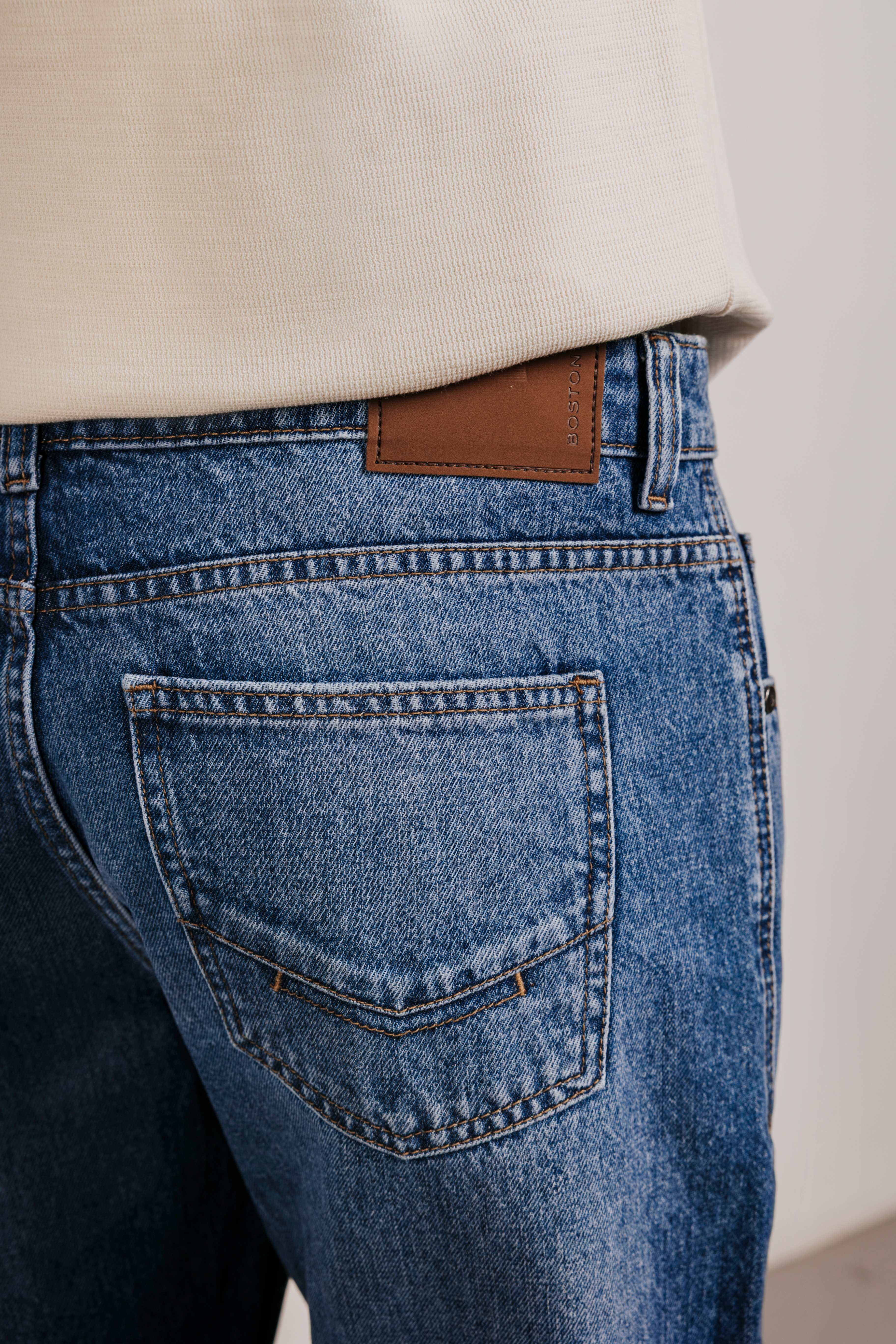 Pantalón tejano tapered