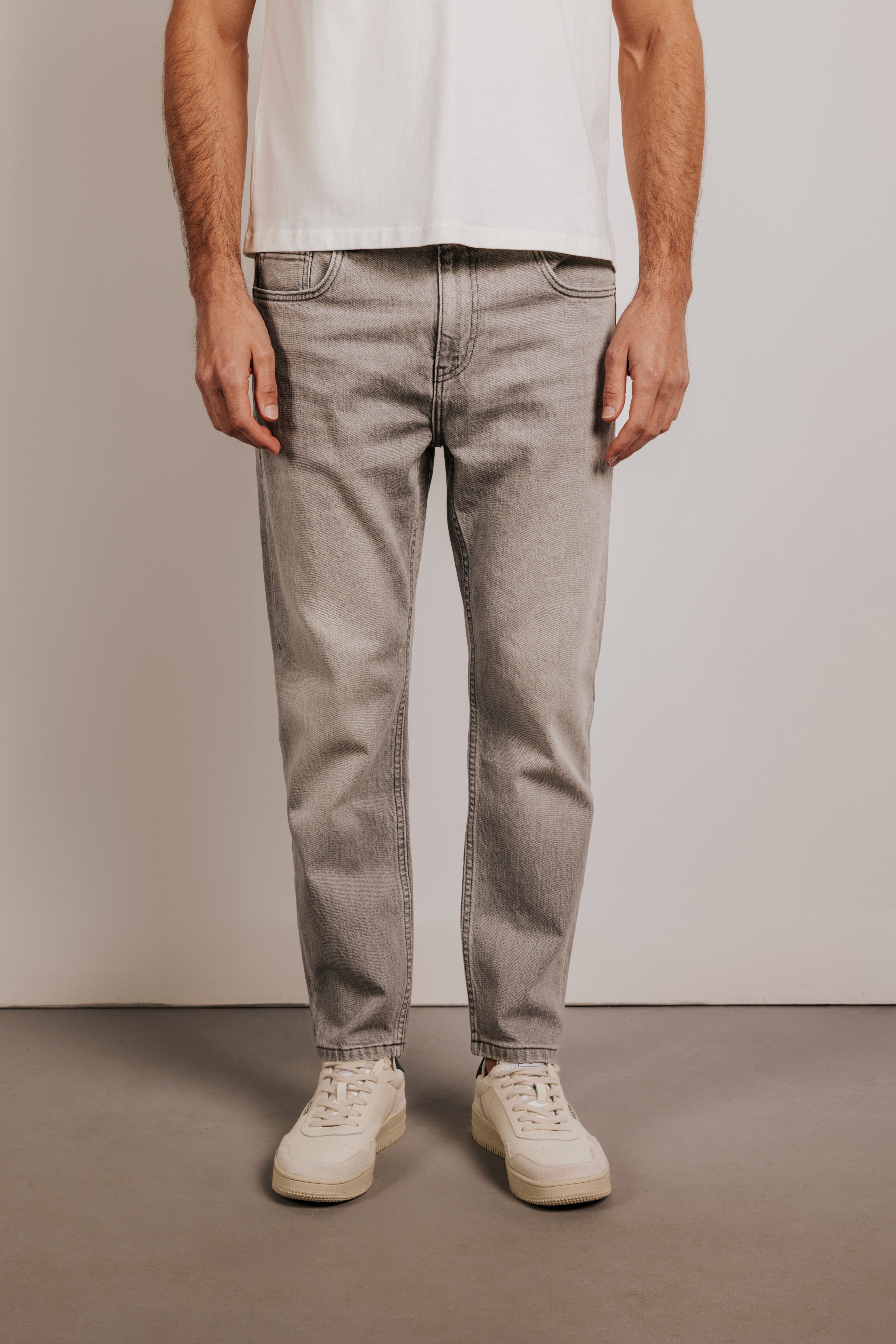 Pantalón tejano tapered