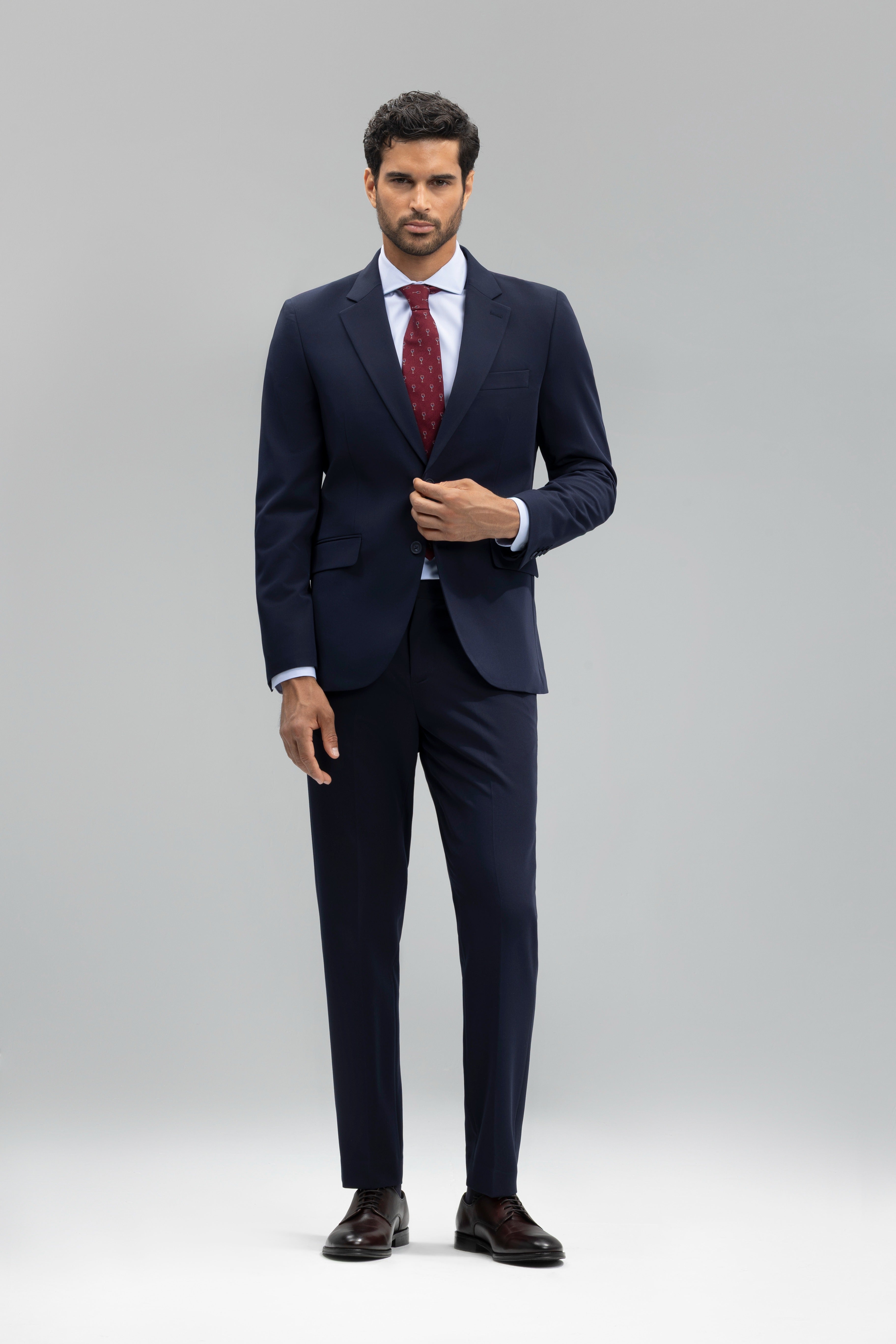 Pantalón traje slim fit liso