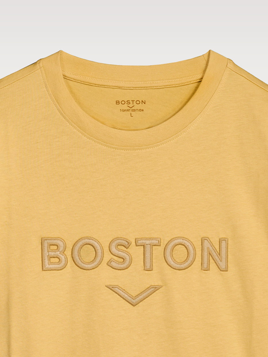 Camiseta confort logo bordado