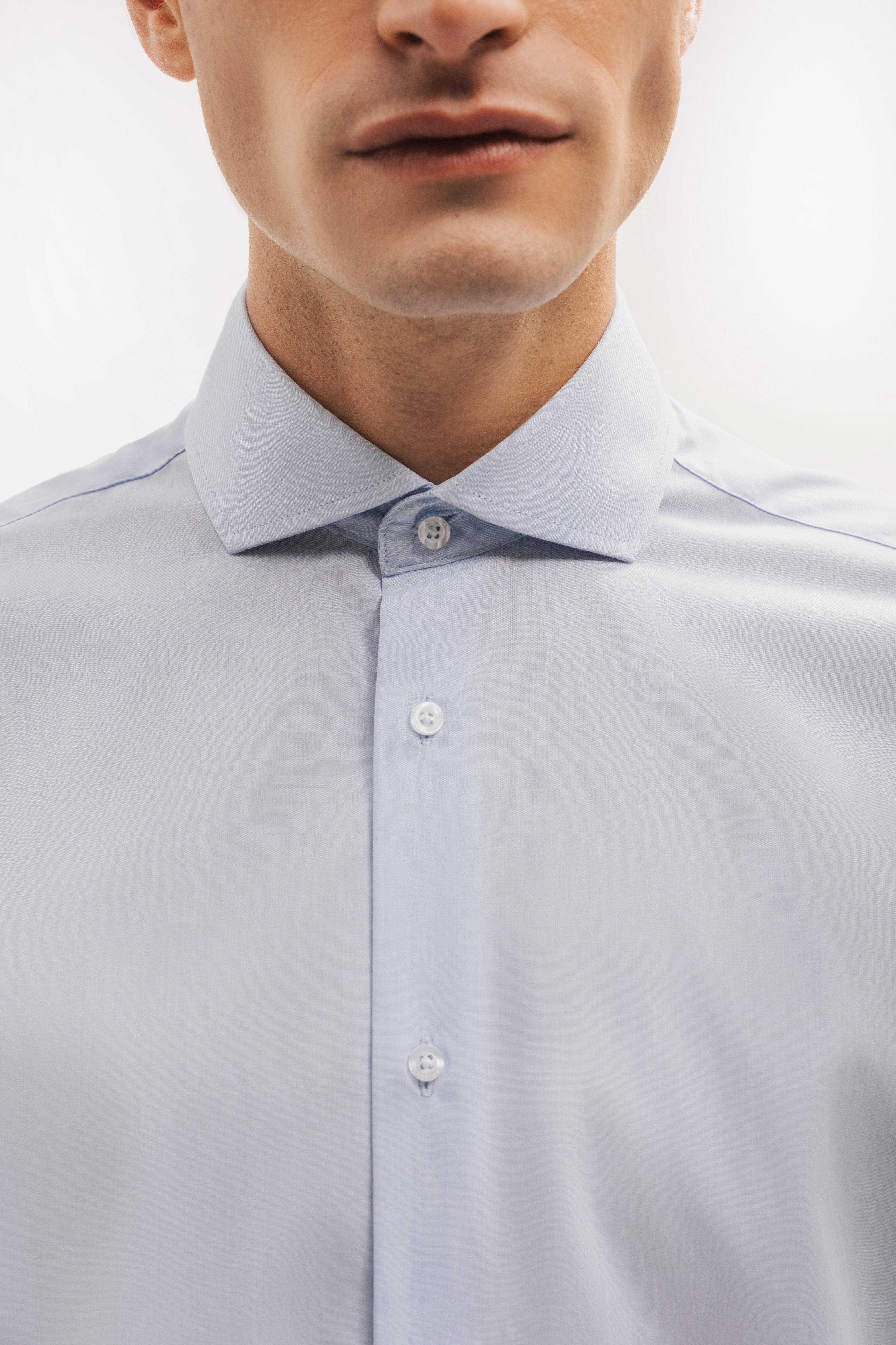Dress shirt with mixed cuffs