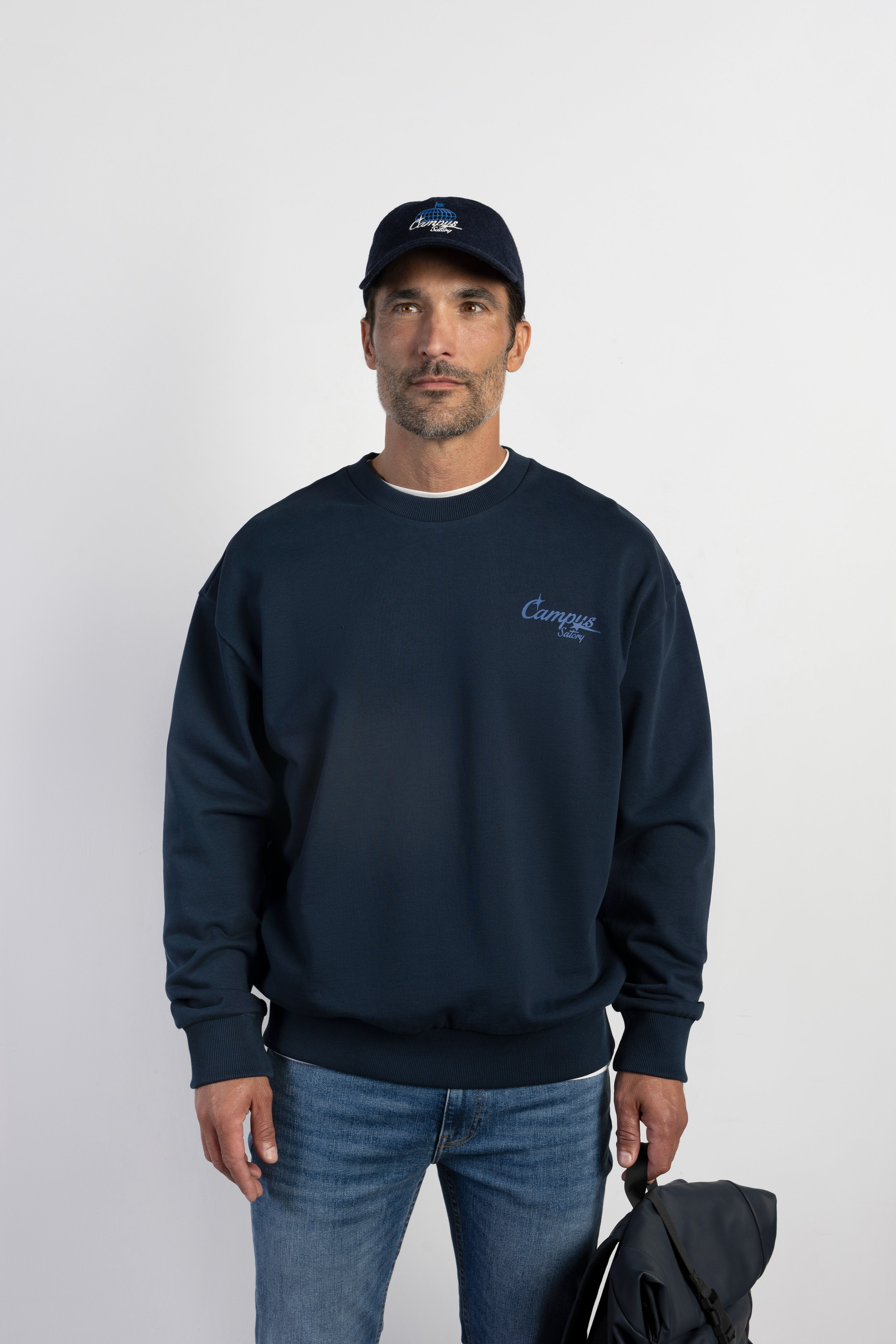 Sudadera oversize gráfica campus