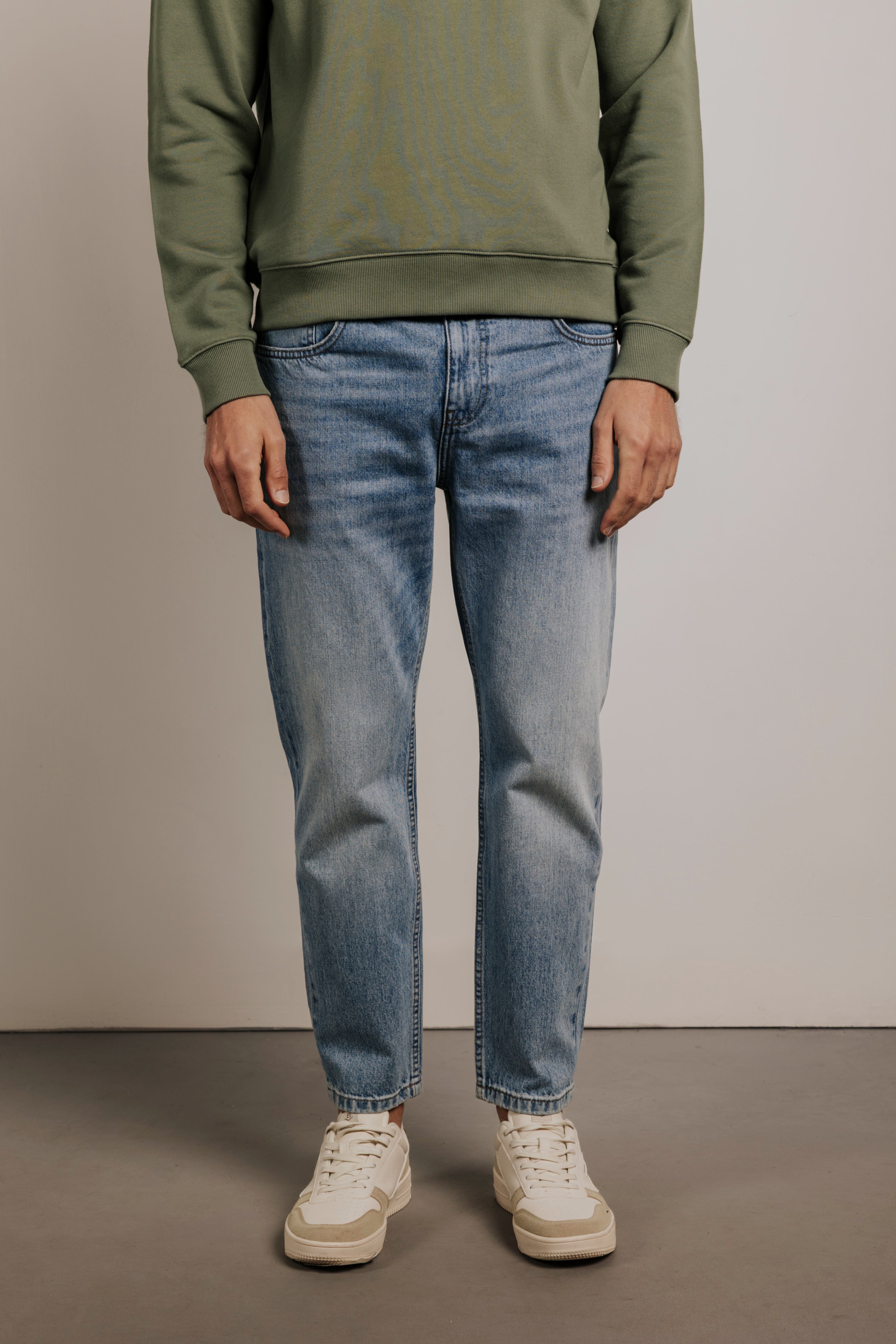 Pantalón tejano tapered