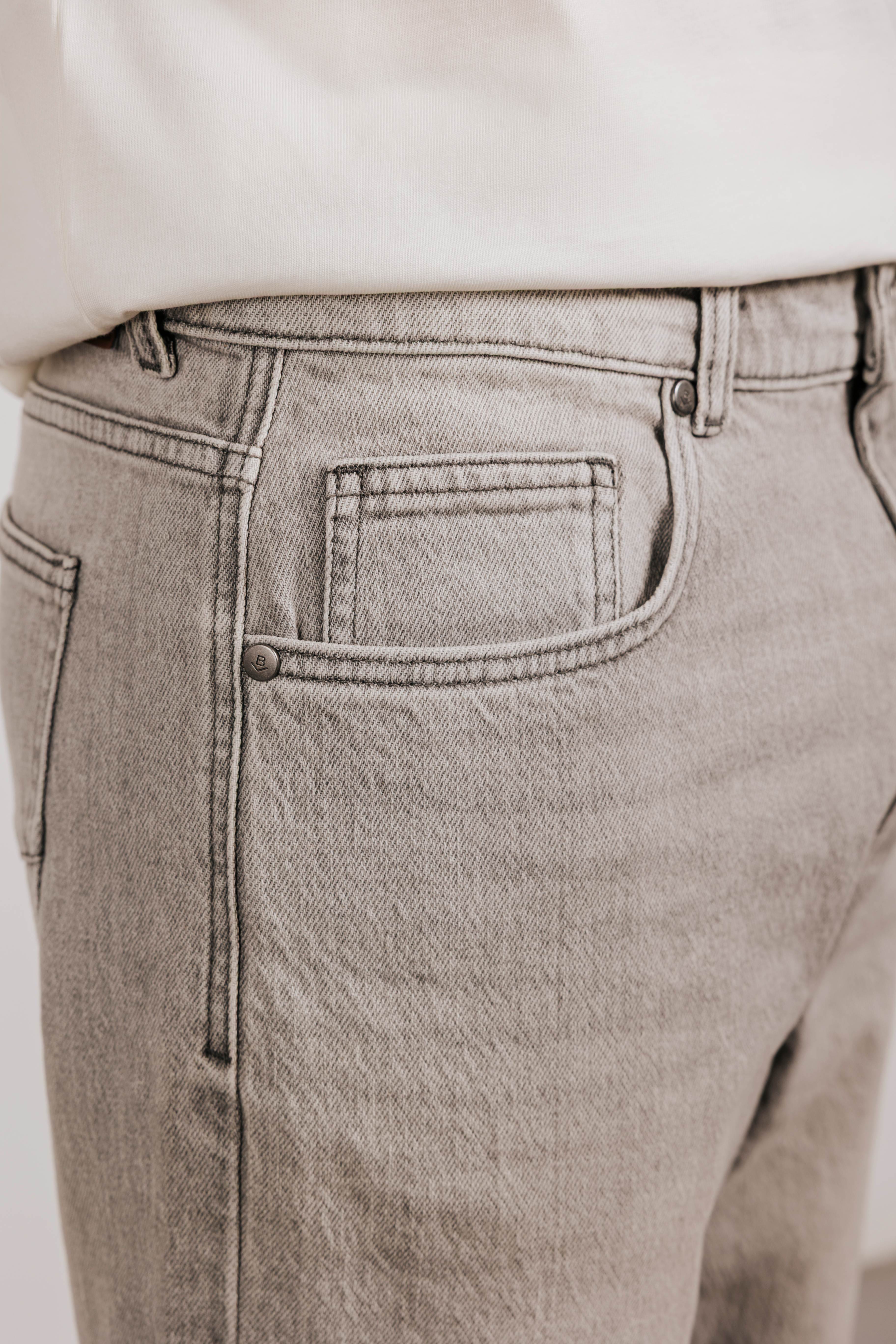 Pantalón tejano tapered