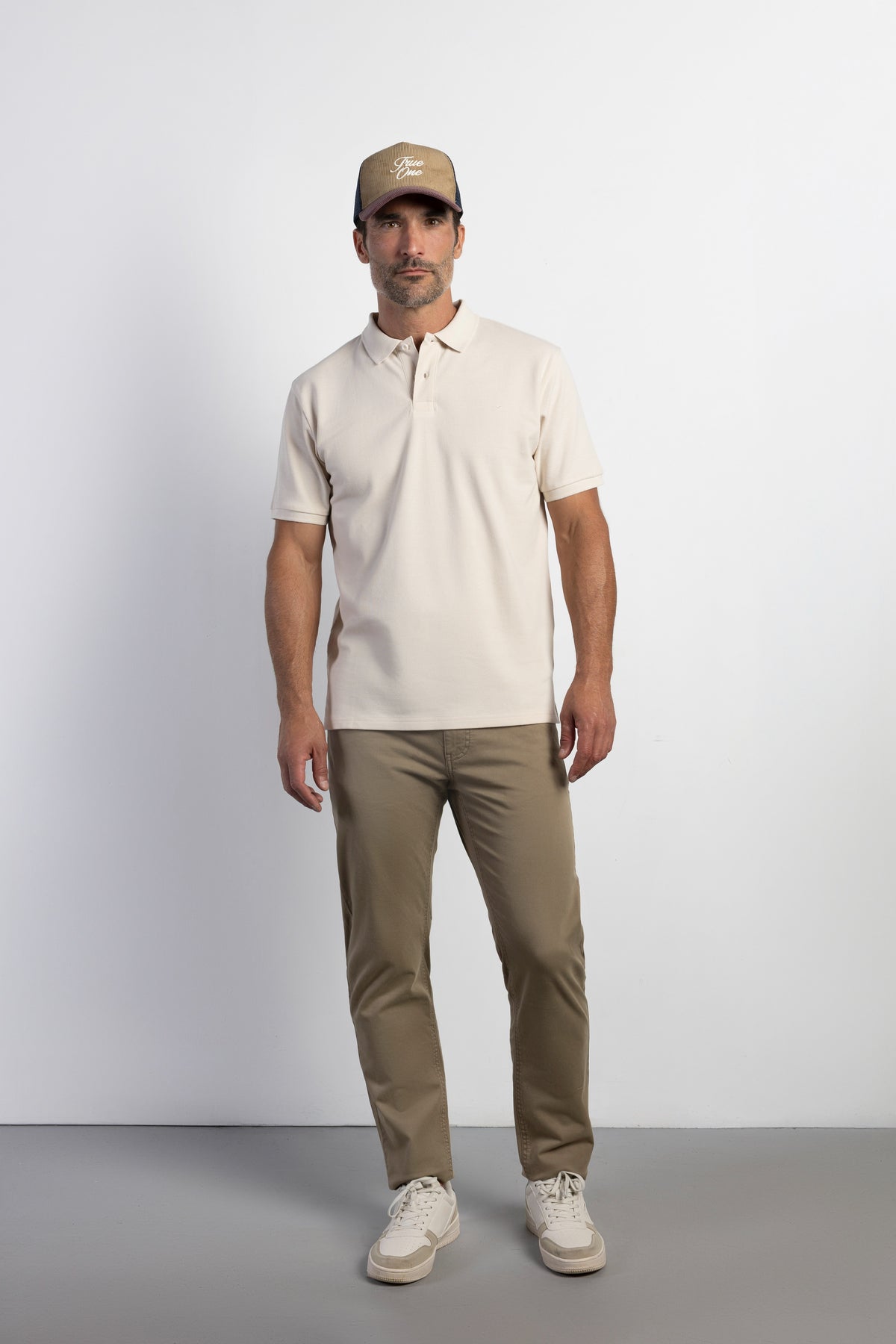 Pantalón slim fit sarga 5b